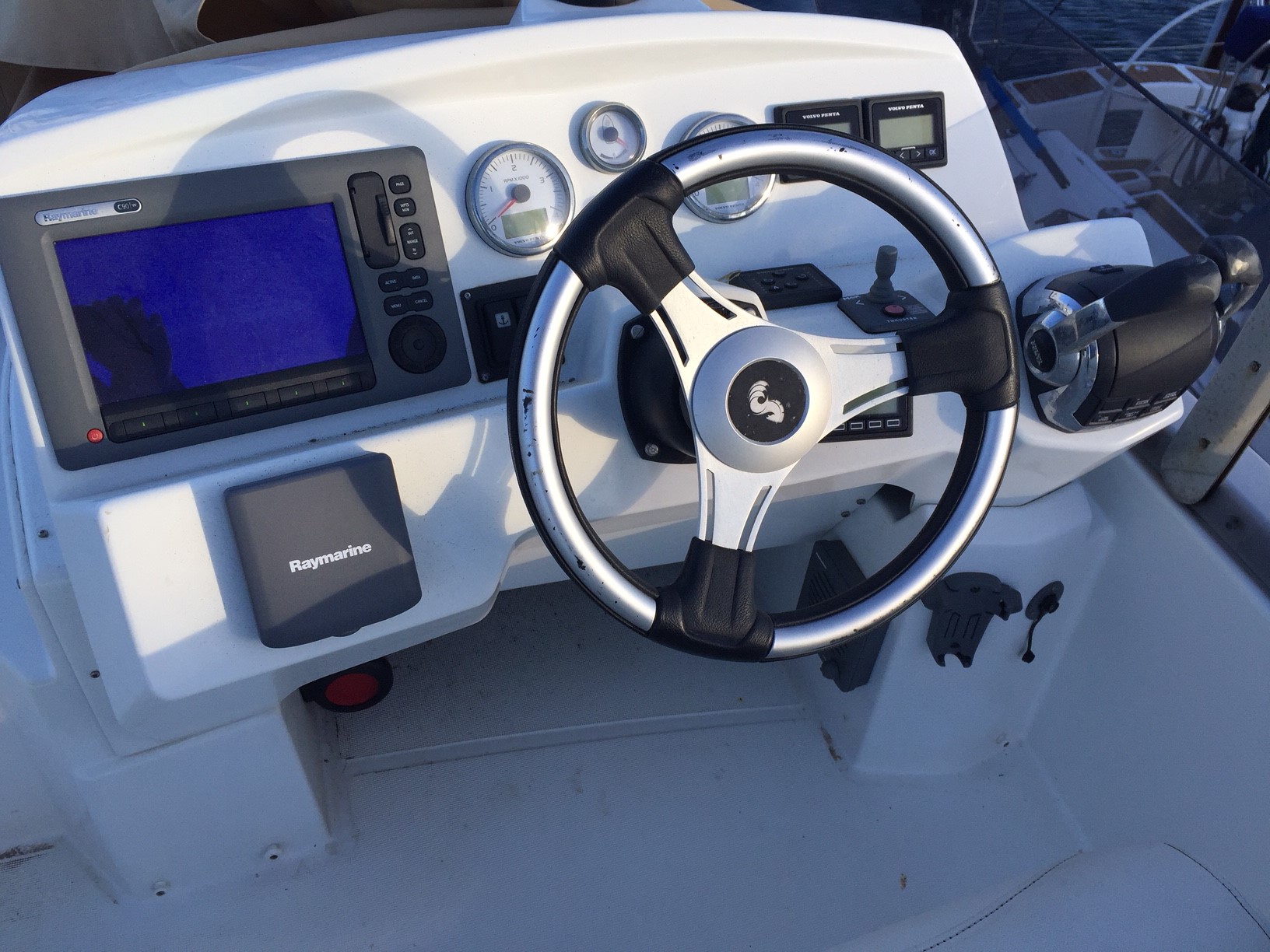 slider 6 Beneteau Antares 42